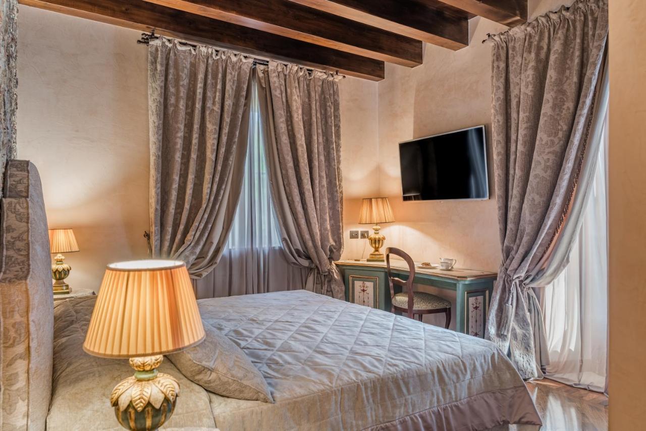 Bar Vitelli Charming suites Savoca Extérieur photo