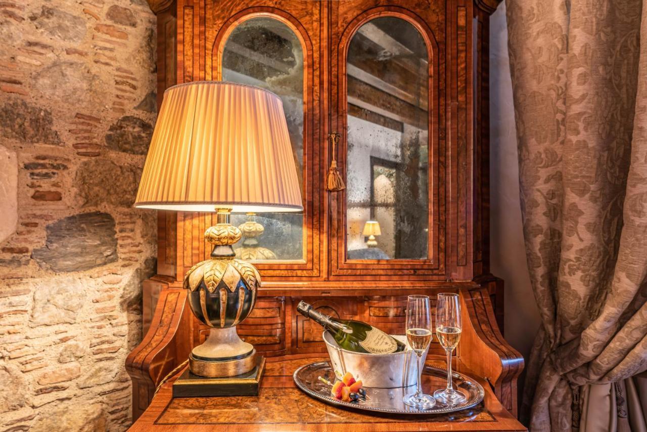 Bar Vitelli Charming suites Savoca Extérieur photo