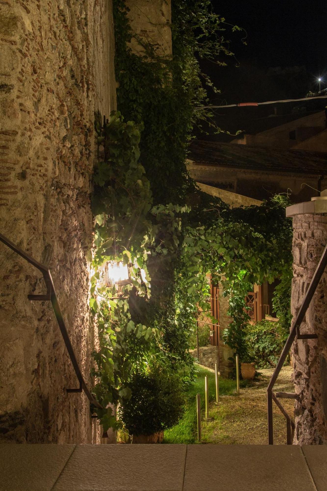 Bar Vitelli Charming suites Savoca Extérieur photo